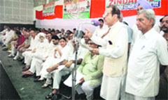 PCC chief Prof Saif-ud-Din Soz addressing Congress MLAs and party workers at the one-day convention at Jammu