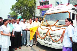 The Smile Train being flagged off by Kunwar Vijay Pratap Singh, SSP, in Amritsar.