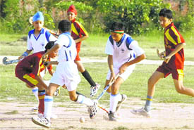 The inter-school hockey match in under 14 category between Shivalik School- 41 team and St Stephens- 45 team in progress at GMHS- 42 grounds, on Tuesday.