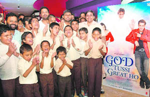 Visually challenged children have a great time to the screening of a film Jaane Tu Ya Jaane Na at a multiplex in IT Park, Chandigarh on Thursday. 