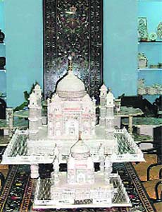 Taj Mahal models on display