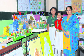 Students of Green Grove Public School, Mohanpur, display their working and non-working models during the exhibition on Sunday.