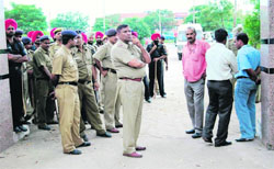 Heavy deployment of police outside the cremation ground at Mani Majra