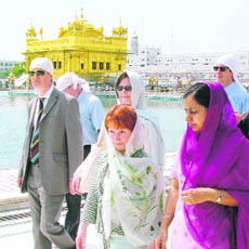 Britain minister for communities and local government Hazel Blears (centre) at the Golden Temple in Amritsar on Wednesday.
