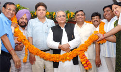 BJP leaders Balbir Punj, Rajinder Bhandari, Manoranjan Kalia and Kamal Sharma are given a warm welcome in Bathinda