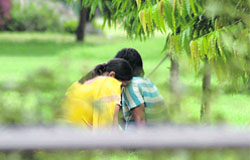 A couple enjoys each others company in Ludhiana 