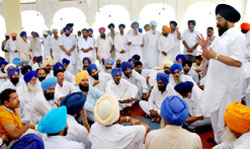 SAD in-charge from Nathana, Gura Singh Tungwali addressing gathering at Gurudwara Hazi Rattan in Bathinda