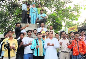 Haryana Youth Congress members and party leaders hold a prayer meeting for those killed by terrorists and in the Naina Devi incident to mark the anniversary of the Quit India Movement, in Karnal