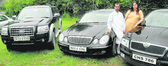 Anwar-ul-Haq with wife Jannat