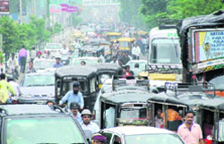 Chakka jam by Shri Amarnath Yatra Sangharsh Samiti supporters in Ludhiana
