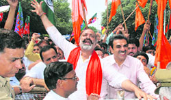 Activists of Sri Amarnath Yatra Sangharsh Samiti protest in Chandigarh