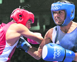 Akhil (R) fought bravely to join an elite list of Indian boxers to have reached an Olympic quarterfinal