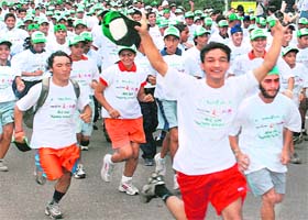 Children take part in Safety Run from Sector 16 Cricket Stadium to Sukhna Lake