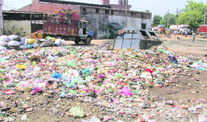 Filth and garbage heaps are a common sight in Gyaspura.