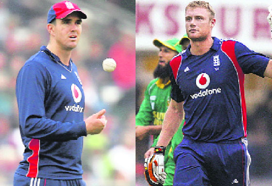 Kevin Pietersen (left) and Andrew Flintoff