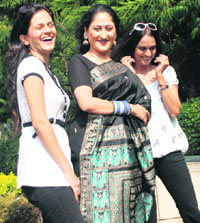 Manva Naik, Jayati Bhatia and Krutika Desai pose for a perfect picture.