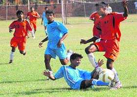 A match in progress between Steadfast Sports Academy, Mumbai, and Madhya Pradesh Football Association during the 6th Administrator's Challenge Cup All-India Football Tournament in Chandigarh