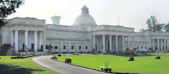 The campus of Roorkee University is spread over 350 acres