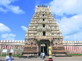 The town of Srirangapatna takes its name from the famous Ranganathaswamy temple, which is an important centre of pilgrimage