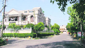 A view of the old city in Ludhiana; and (right) the clean environs of Ludhiana.