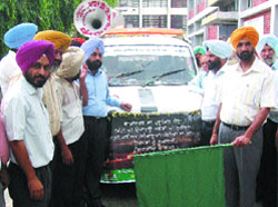 The agriculture department has started a special drive to raise awareness among farmers in the border belt.