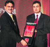 Bharti Airtels joint managing director Manoj Kohli (L) and corporate director (M&A) Shaun Parmar at the launch of Airtel Innovation Fund' in New Delhi on Thursday.