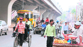 The service lanes on both sides of the Panipat flyover continue to witness chaos.