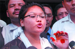 Krishna's neice Sunita speaks to the media soon after he got bail in the Aarushi murder case in Ghaziabad