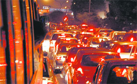 Vehicles held up at the toll plaza on the Delhi-Gurgaon Expressway on Thursday.