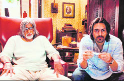 Amitabh Bachchan and Arjun Rampal in The Last Lear