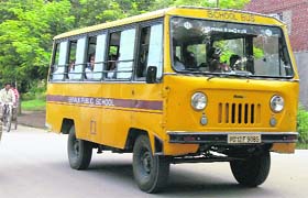 Most city buses ply without route numbers and other details