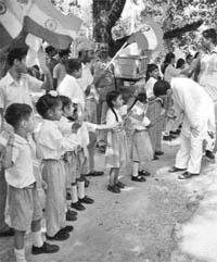 Rahul Gandhi interacts with students of Bassi Public School in Bassi Pathana