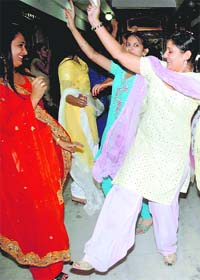Nurses Day Out: Girls of NITE freak out at their freshers party in the city