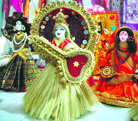 With the festive season right here, this exhibition at Lajpat Rai Bhavan-15 showcases creativity with religious hues.