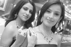 Models Jonsi (L) and Kamal Gill