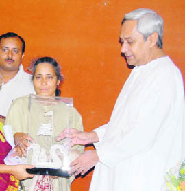 Orissa Chief Minister Naveen Patnaik recently honoured mountaineer Kalpana Dash