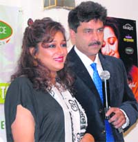 Manoj with wife Farheen