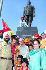 All-India Forward Bloc MP Subrata Bose, who is nephew of Netaji Subhas Chandra Bose, in Amritsar