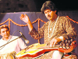 Salil Bhatt performs a satvik veena recital at Pracheen Kala Kendra in Chandigarh 