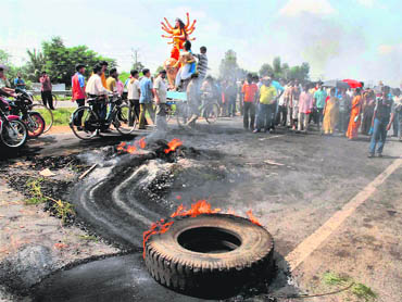 Singur has witnessed anti- as well as pro-industry protests, which often took a violent turn and made Nanos road bumpy