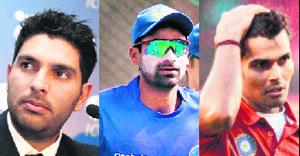 (L-R) Yuvraj Singh, Mohammed Kaif, S. Badrinath 