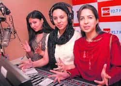 (L-R) Yusra Hussain, Wafa Vakil and Farah Khan