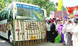 UT administrator S.F. Rodrigues flags off a mobile clinic in Chandigarh 