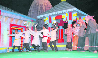 Artistes from Jaunsar in Chakrata subdivision of Dehradun perform a folk dance at Virasat-08 in Dehradun.