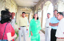 Jhajjar administrative officers along with officer-bearers of INTACH survey Bagh Wali Kothi at Dujana.