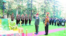 Maj-Gen R.K. Arora pays respect to the soldiers who sacrificed their lives in the service of the nation, at Annadale ground in Shimla