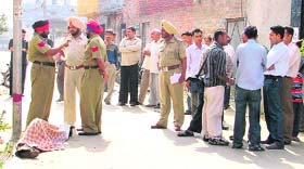 The body of Kala near the electricity pole in Ludhiana