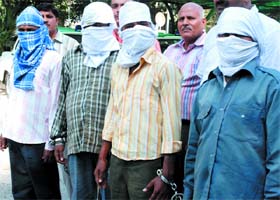 Four persons, including two tempo drivers arrested for looting passengers in New Delhi