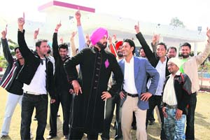 Mera Pind  My Home, starring Navjot Singh Sidhu and Harbhajan Mann, had a successful run all over Punjab recently