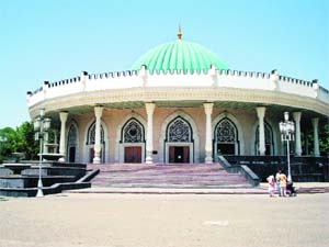 The building of the Timur museum is shaped like the Emirs crown